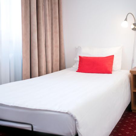 Aramis Hotel Varşovia Exterior foto