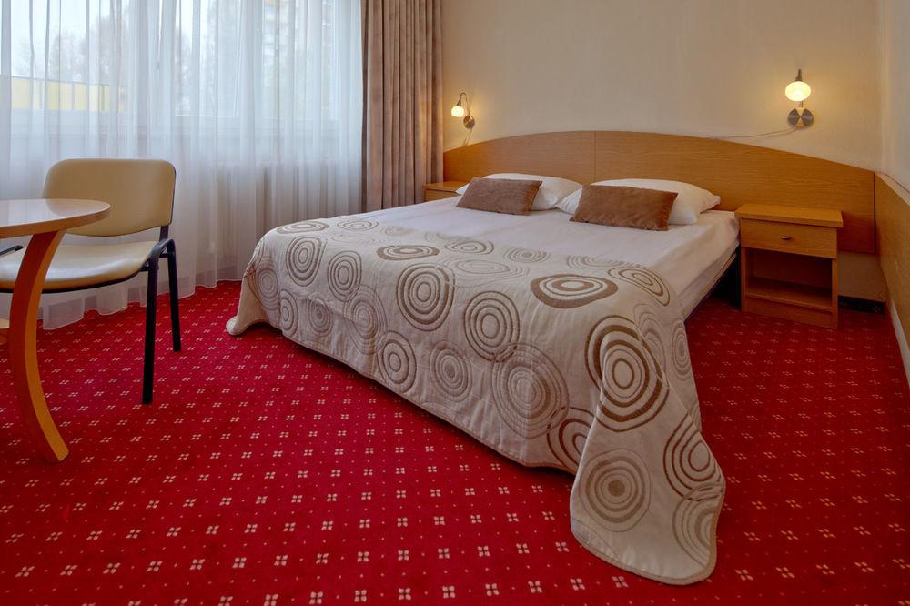 Aramis Hotel Varşovia Exterior foto