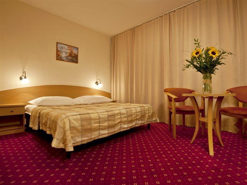 Aramis Hotel Varşovia Exterior foto