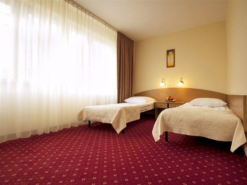 Aramis Hotel Varşovia Exterior foto