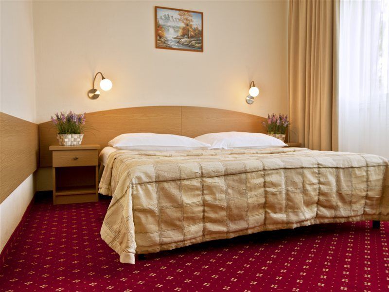 Aramis Hotel Varşovia Exterior foto