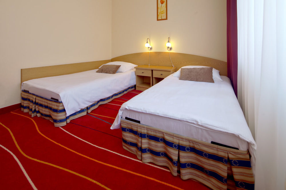 Aramis Hotel Varşovia Exterior foto