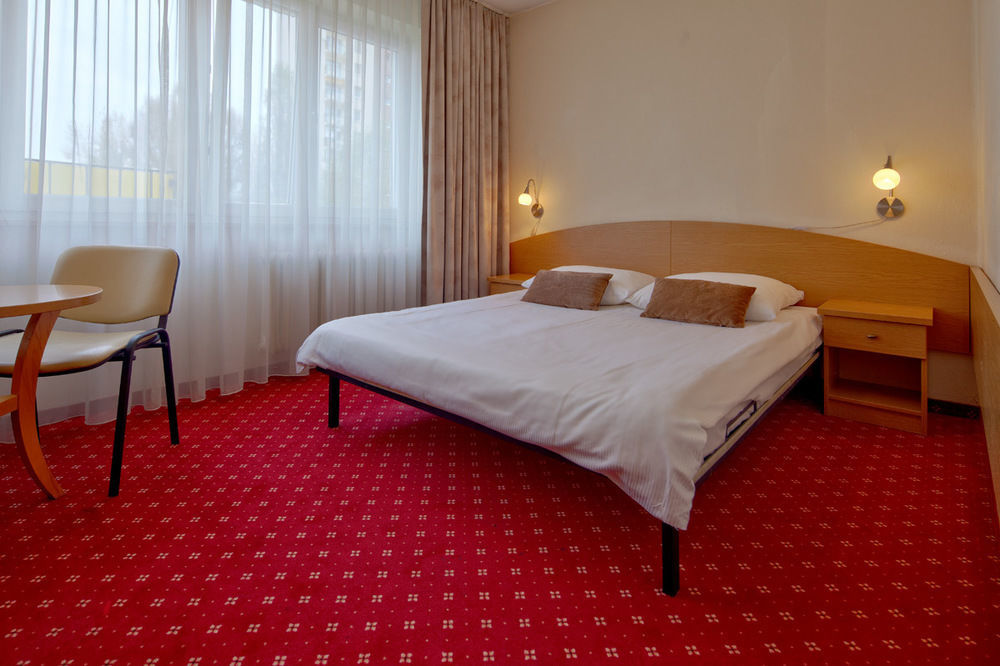 Aramis Hotel Varşovia Exterior foto