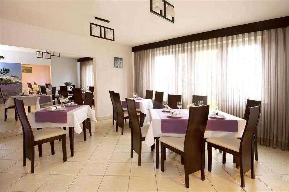 Aramis Hotel Varşovia Exterior foto