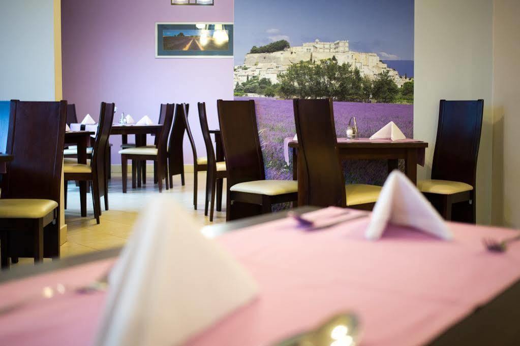 Aramis Hotel Varşovia Exterior foto