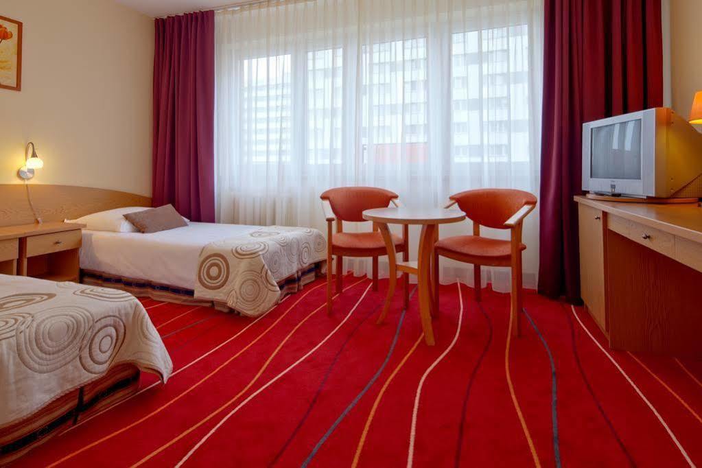 Aramis Hotel Varşovia Exterior foto